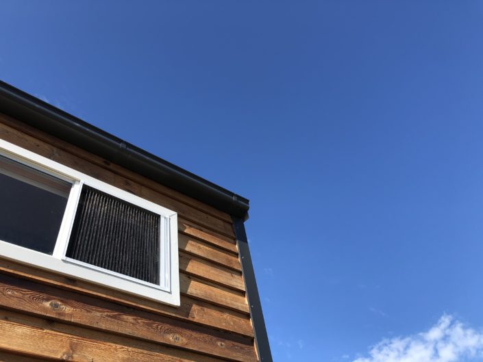 Slim Vertical Retractable Flyscreen