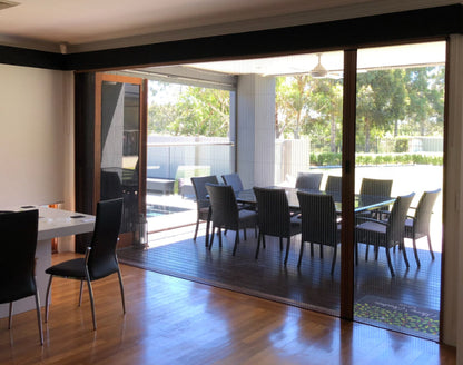 Standard Single Retractable Flyscreen