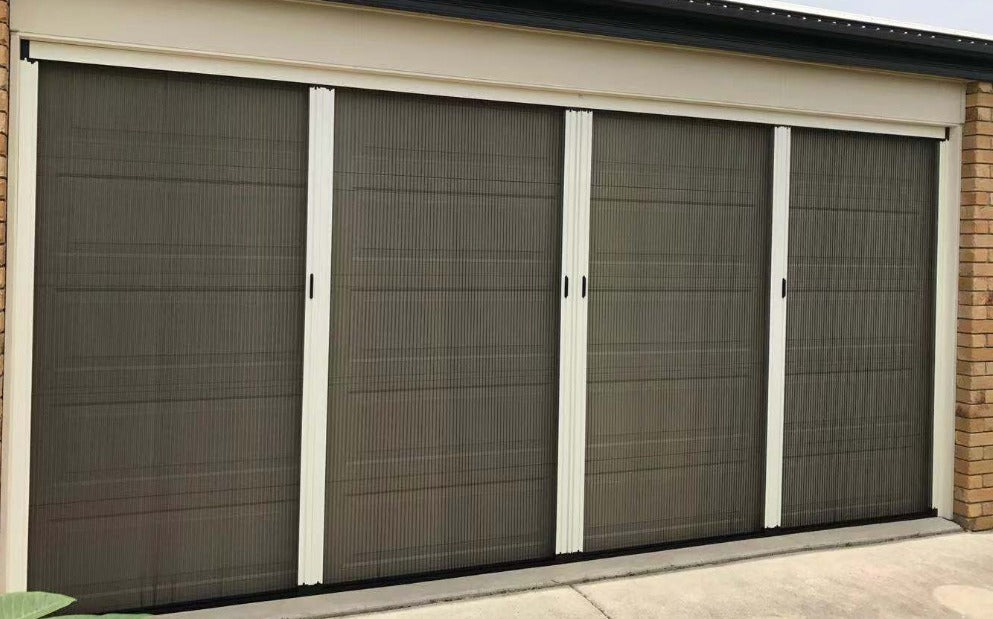 Trackless Double Retractable Flyscreen